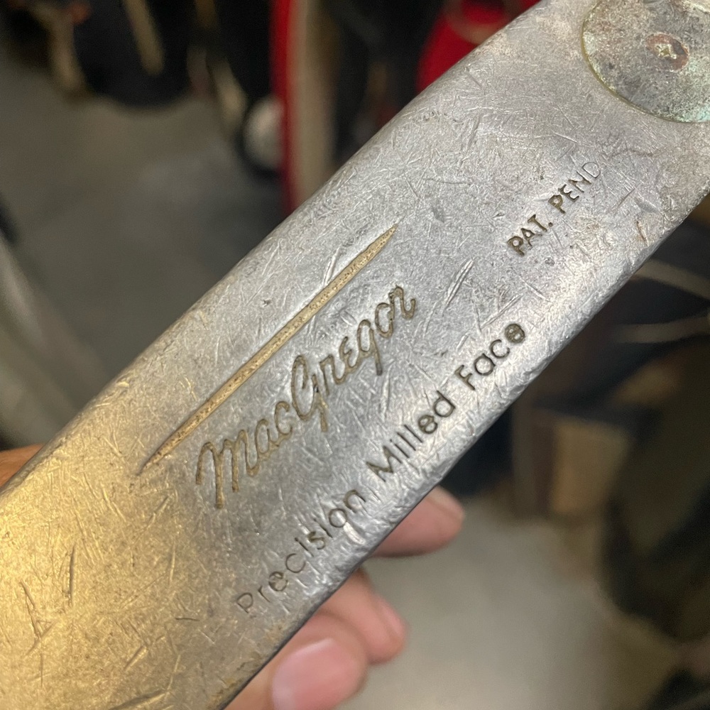 Macgregor Response mi 540 putter in right hand , steel shaft 35 length